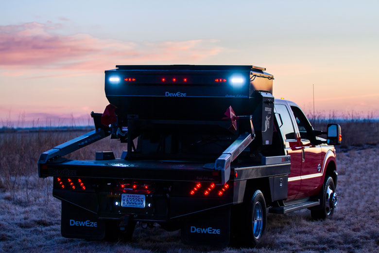 BeefCake Cotton Edition cake feeder by DewEze