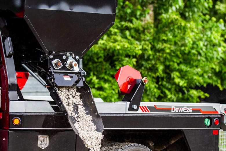 BeefCake Cotton Edition cake feeder by DewEze