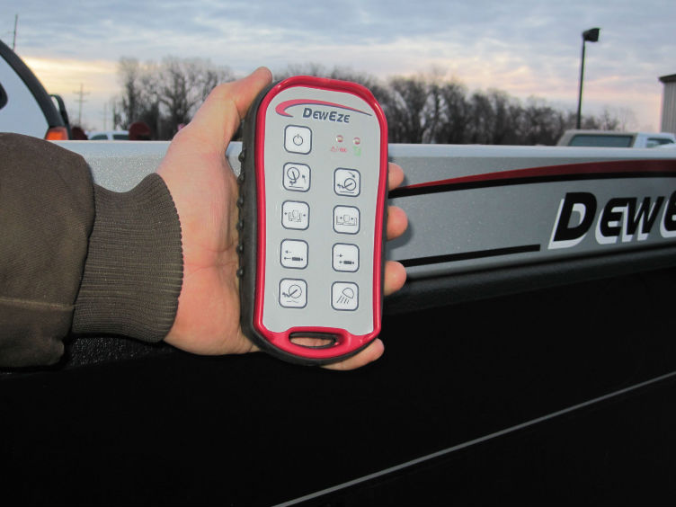 Patented Parallel Squeeze Bale Pikup Technology By Deweze
